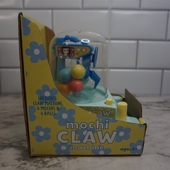 Mochi Mini Claw Machine Game - Picture 12 of 14